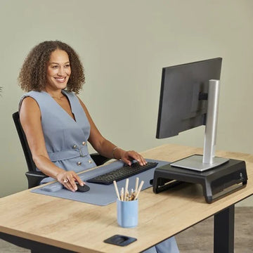 Fellowes Keyboard Wrist Rest Breyta Keyboard Wrist Support with Antibacterial Protection Ergonomic Wrist Support Marine